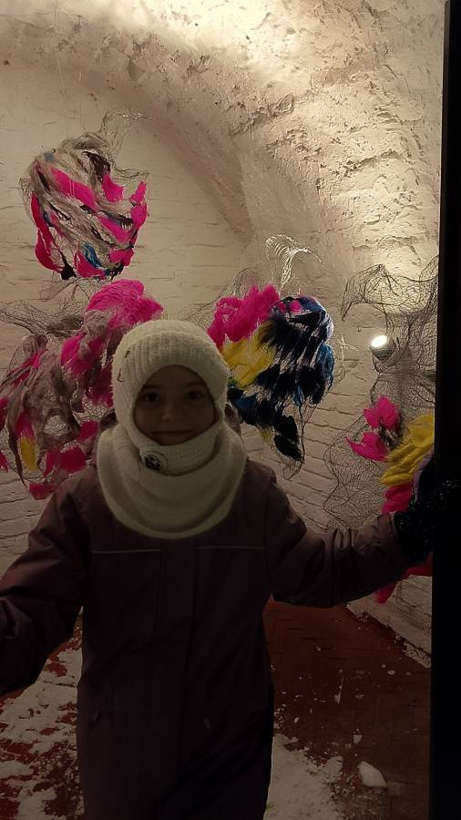 Выставка " На златом крыльце сидели "