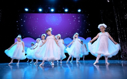 Новогодний концерт коллективов КЦ "Московский"