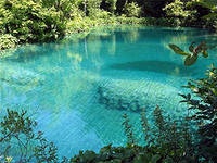 Голубые озера и водопад