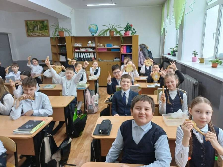 Масленица пришла, блин да мед принесла!